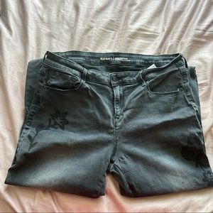 Old Navy Rockstar Skinny Jeans — 14